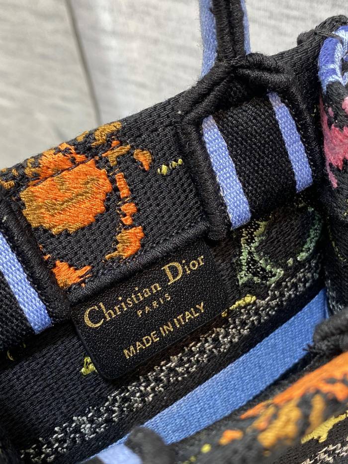  Handbag   Dior  size  13.5*5*18 cm