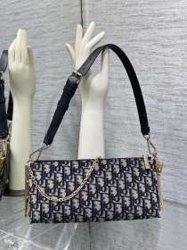 Handbag   Dior  size  27×12×5 cm