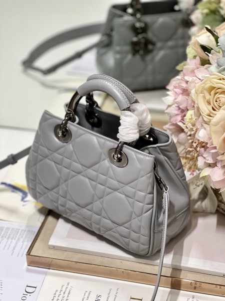 Handbag   Dior  0062  size  24*16.5*9.5 cm