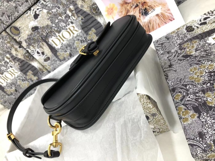  Handbag   Dior   M9327  size  22 x 13 x 5   cm