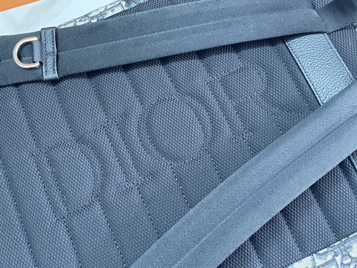 Handbag   Dior  size  31 x 42.5 x 14.5  cm