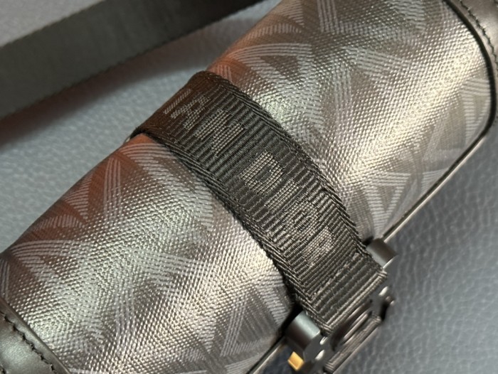 Handbag   Dior   93370  size  19x 11x 4  cm