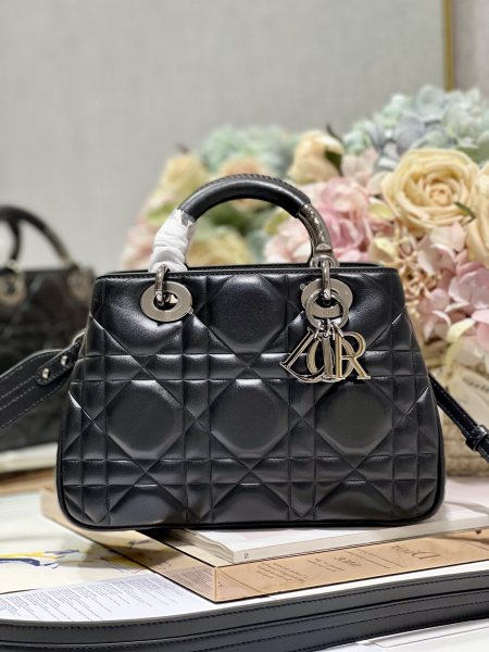 Handbag   Dior  0062  size  24*16.5*9.5 cm