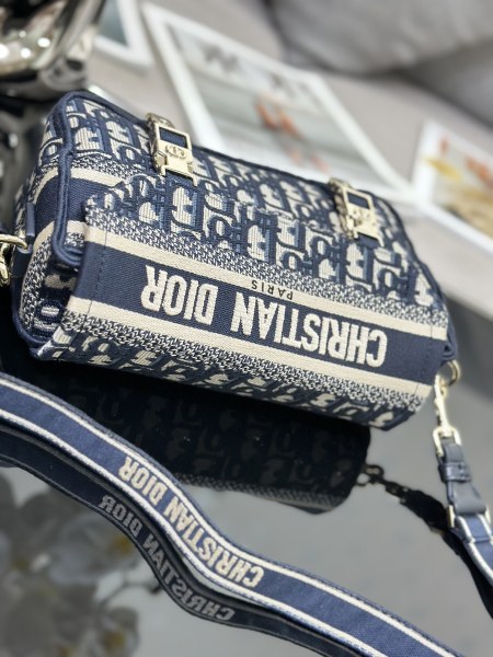 Handbag   Dior   M1241  size  23 x 15 x 8  cm