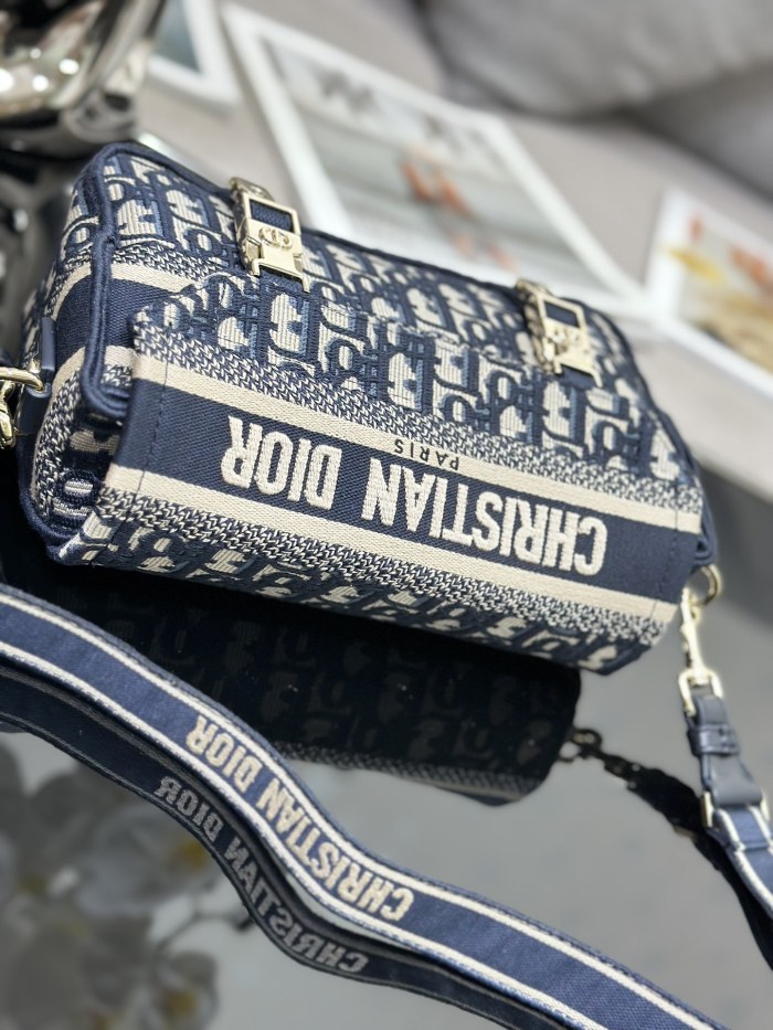 Handbag   Dior   M1241  size  23 x 15 x 8  cm