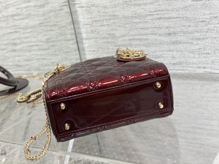  Handbag   Dior  size  17 cm