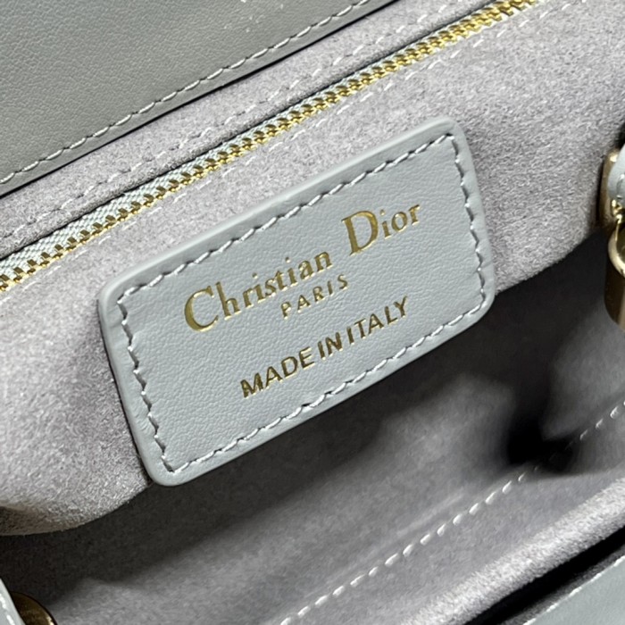 Handbag   Dior  0062  size  19*13*8 cm