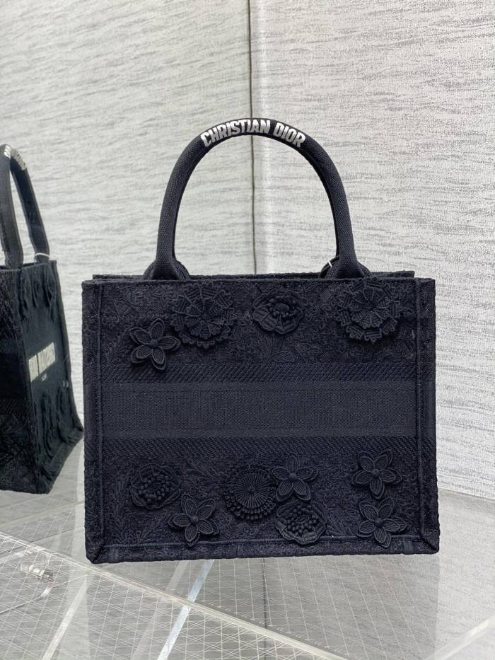 Handbag   Dior   size  26*8*22 cm