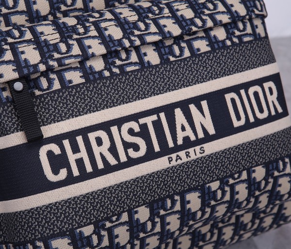 Handbag   Dior  99302  size  35x15x42 cm 