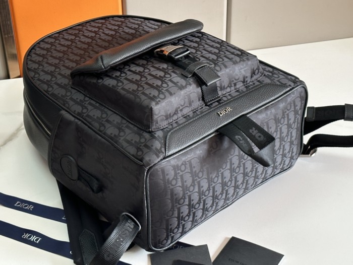 Handbag   Dior  96062  size  30 x 42 x 14.5  cm