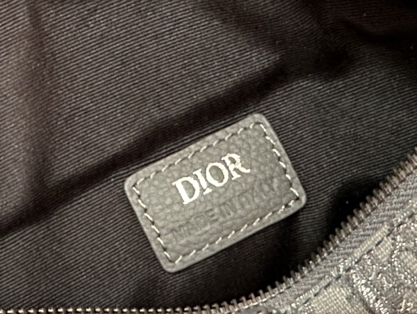 Handbag   Dior  93305  size  26 x 19 x 4.5  cm
