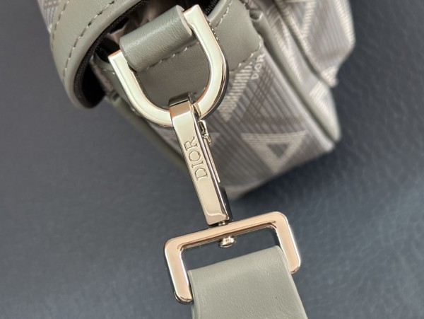 Handbag   Dior   93370  size  19x 11x 4  cm