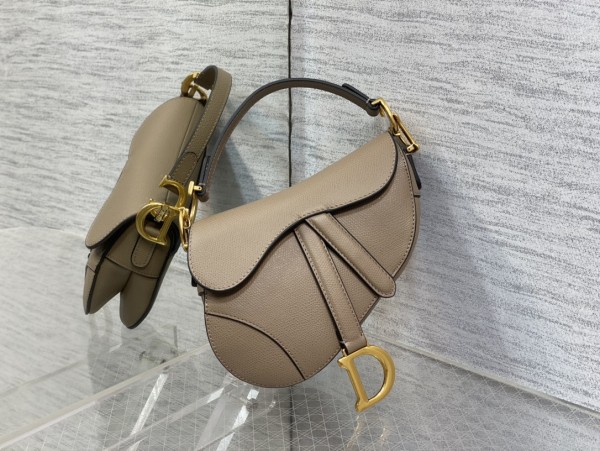 Handbag   Dior   size  19.5 cm