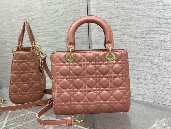 Handbag   Dior  size  24 cm