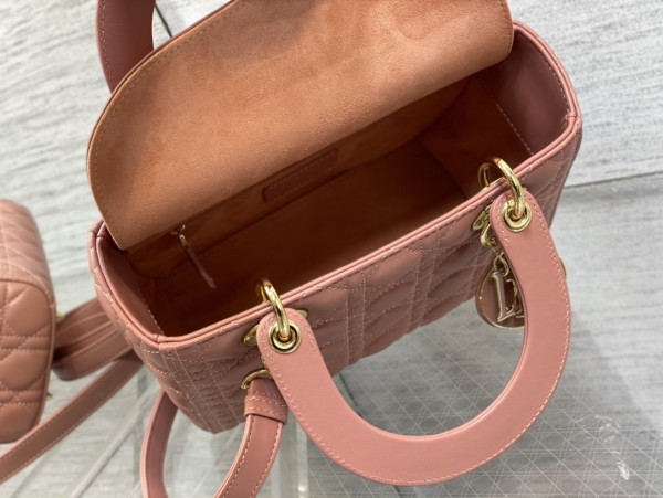 Handbag   Dior  size  24 cm