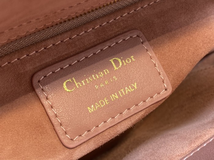 Handbag   Dior  size  20 cm