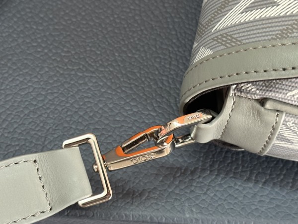 Handbag   Dior   93370  size  19x 11x 4  cm