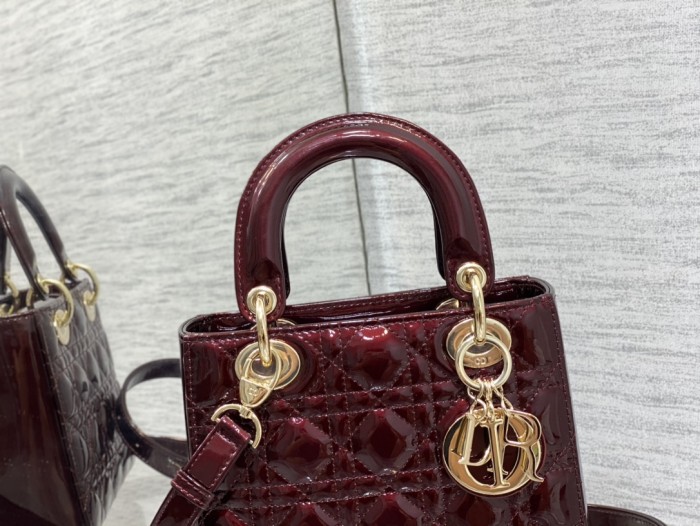  Handbag   Dior  size  20 cm