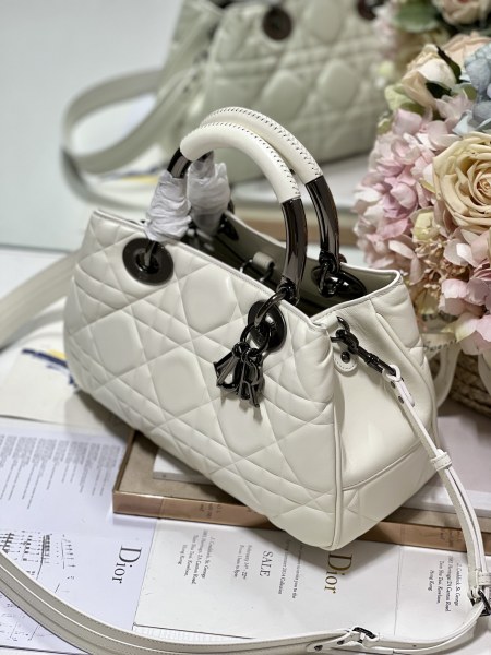 Handbag   Dior  0062  size  30*18.5*11.5 cm