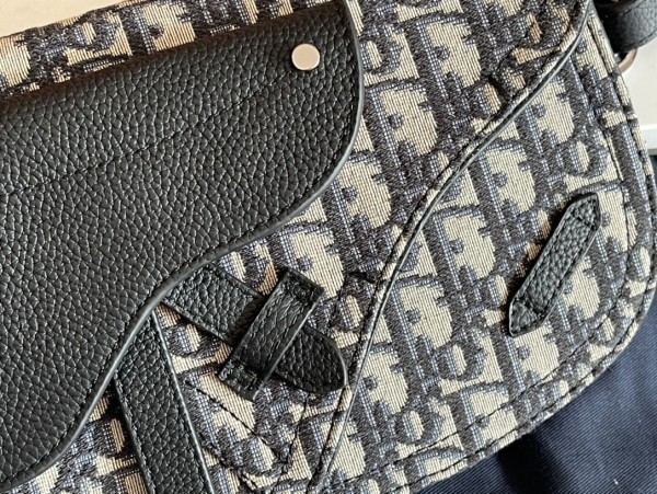 Handbag   Dior  0096  size  24 x 17.5 x 5   cm