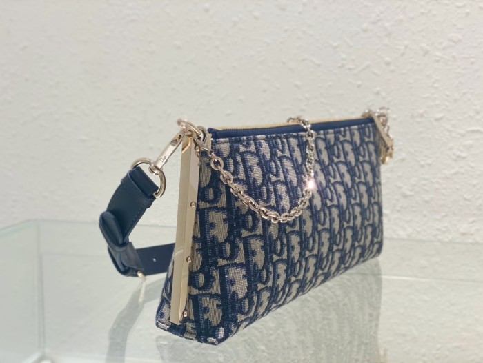 Handbag   Dior  9237 size  27 x 12 x 5  cm