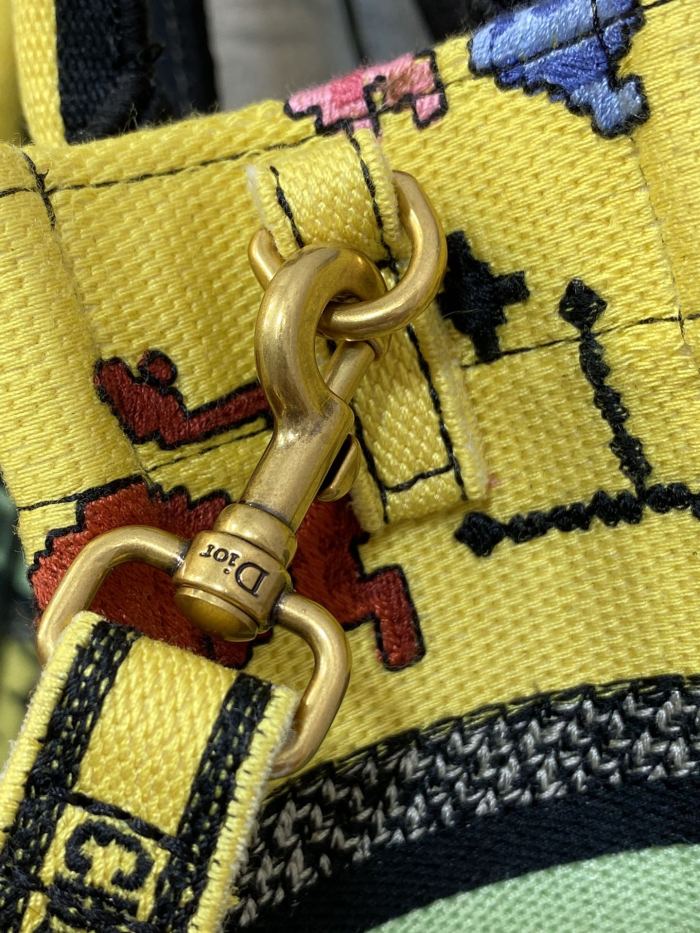  Handbag   Dior  size 13.5*5*18 cm