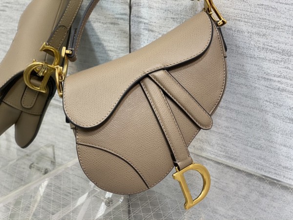 Handbag   Dior   size  19.5 cm