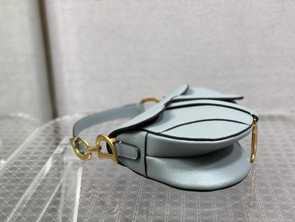 Handbag   Dior   size  19.5 cm