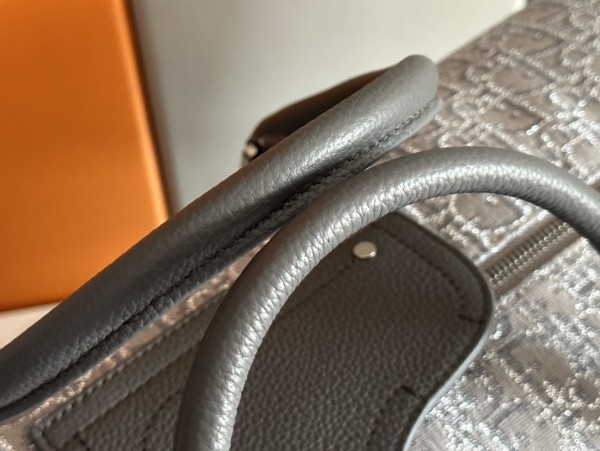  Handbag   Dior   93338  size  50 x 25 x 21.5  cm