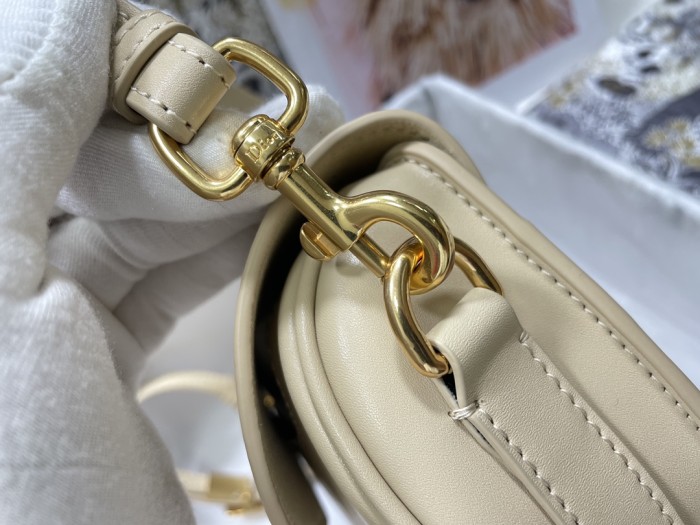  Handbag   Dior  M9327  size  22 x 13 x 5  cm