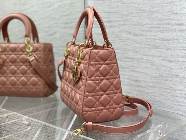 Handbag   Dior  size  24 cm