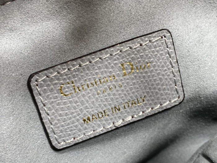 Handbag   Dior   size  19.5 cm