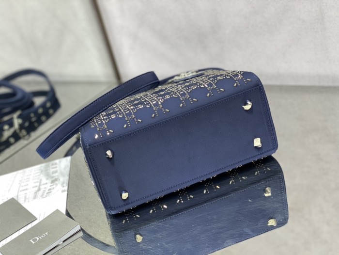 Handbag   Dior  size  24 cm