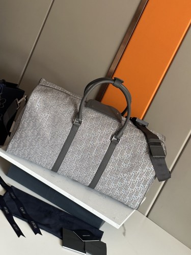  Handbag   Dior   93338  size  50 x 25 x 21.5  cm