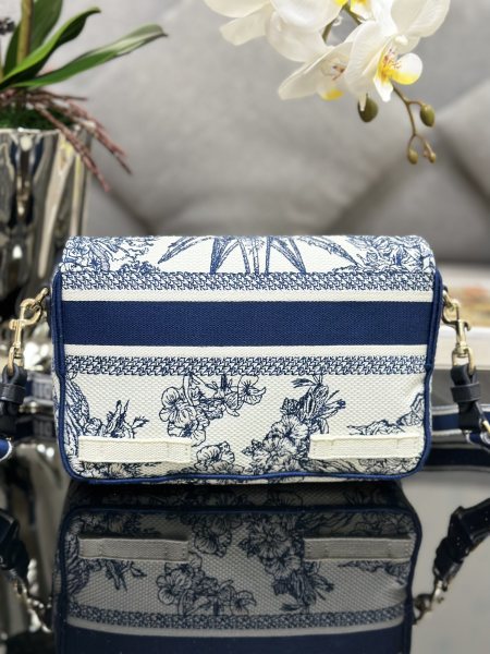 Handbag   Dior  M1241  size  23 x 15 x 8  cm