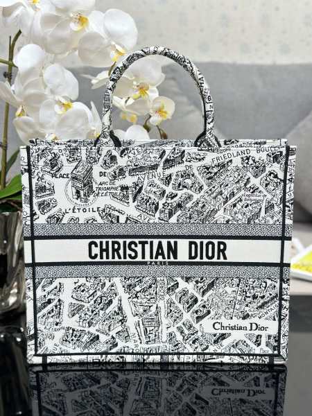 Handbag   Dior  M1286 size  42 x 35 x 18.5  cm