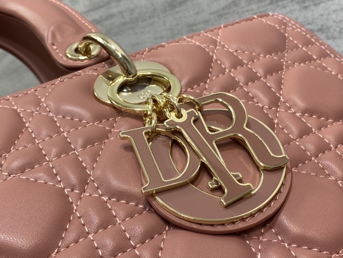 Handbag   Dior  size  32 cm