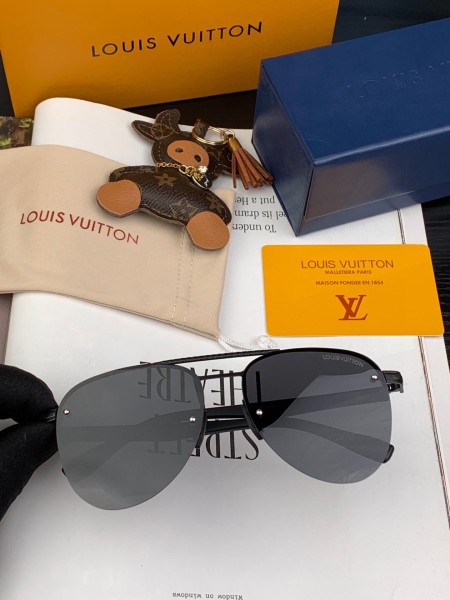 Sunglasses Louis Vuitton L1690