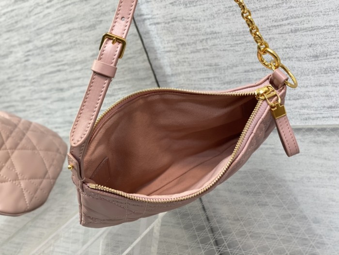 Handbag   Dior  size 25×16×2.5 cm