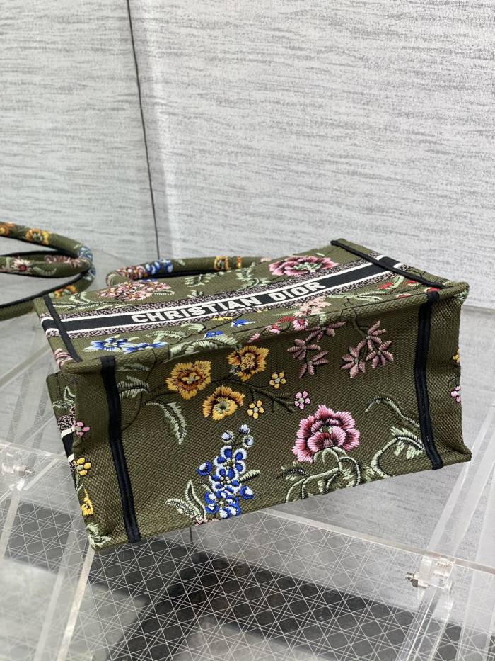  Handbag   Dior  size  26*8*22  cm