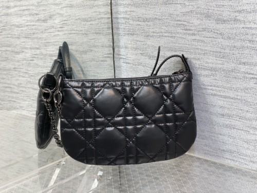 Handbag   Dior  size  25×16×2.5 cm