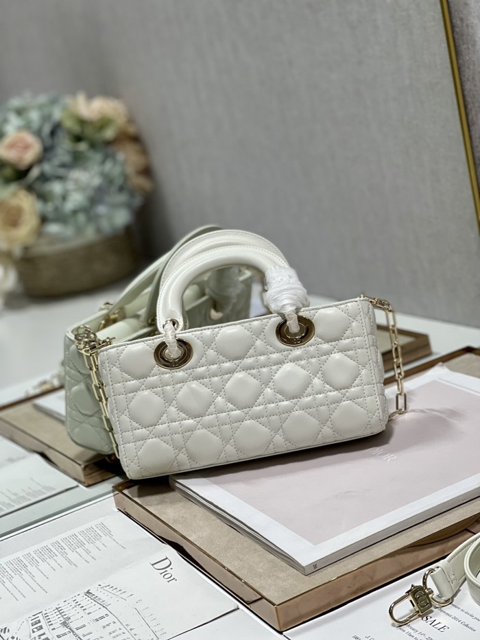 Handbag   Dior  9031  size  22.5×6×11.5 cm