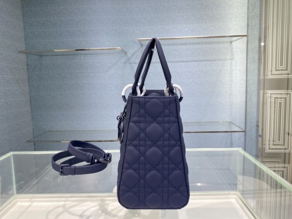 Handbag   Dior  6605  size  24*12*20  cm