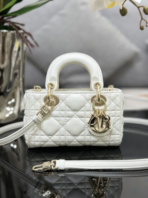 Handbag   Dior  S0910  size  16 x 9 x 5  cm