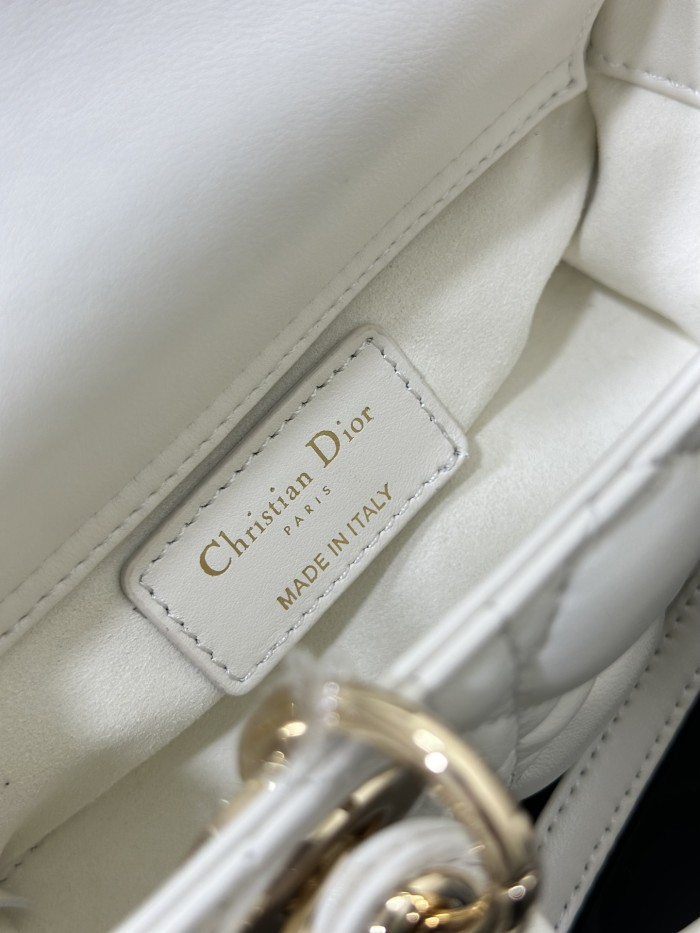 Handbag   Dior  S0910  size  16 x 9 x 5  cm