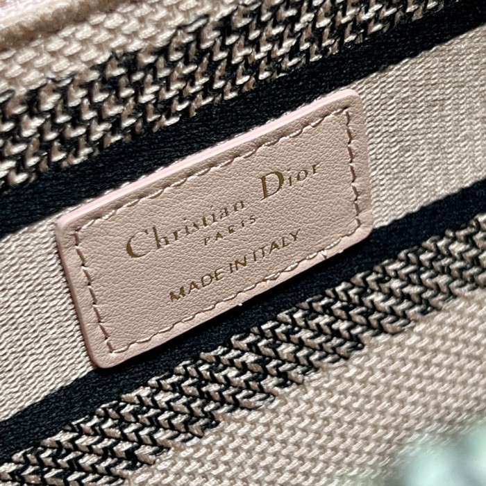 Handbag   Dior  9027  size  24*20*11  cm