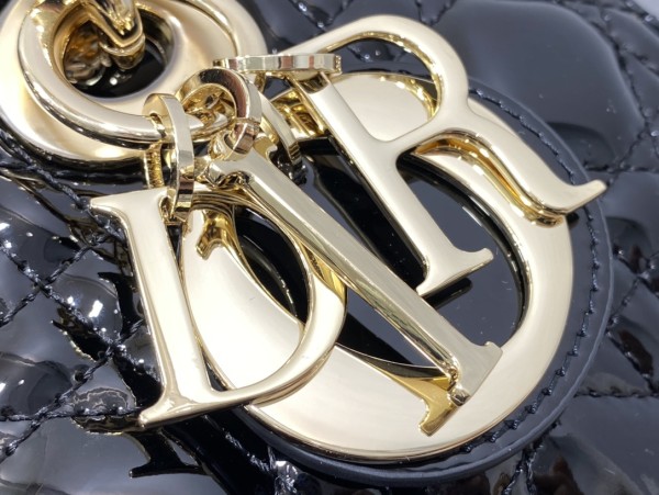 Handbag   Dior  size  22*6*12 cm