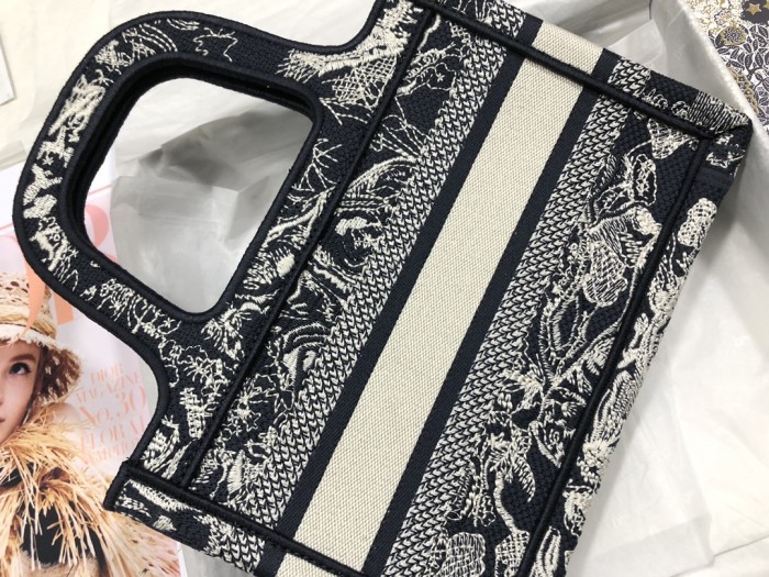  Handbag   Dior  S5475  size   22.5*24*8  cm