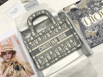  Handbag   Dior  S5475  size  22.5*24*8  cm