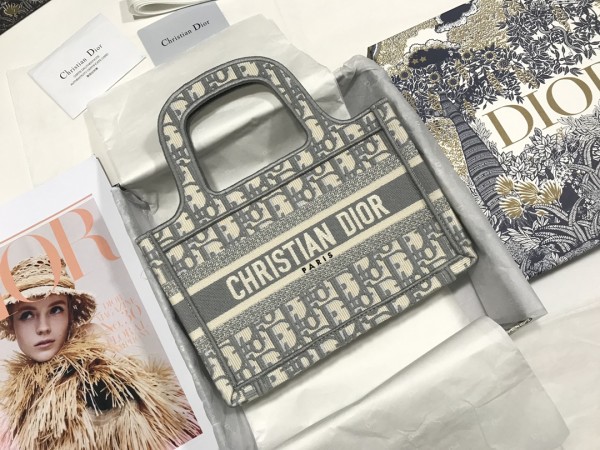  Handbag   Dior  S5475  size  22.5*24*8  cm